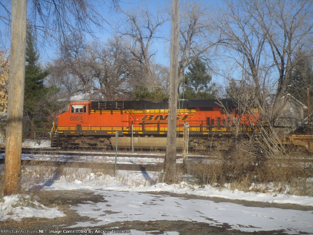 BNSF 6664 in the snow